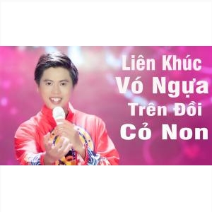 Vó Ngựa Trên Đồi Cỏ Non